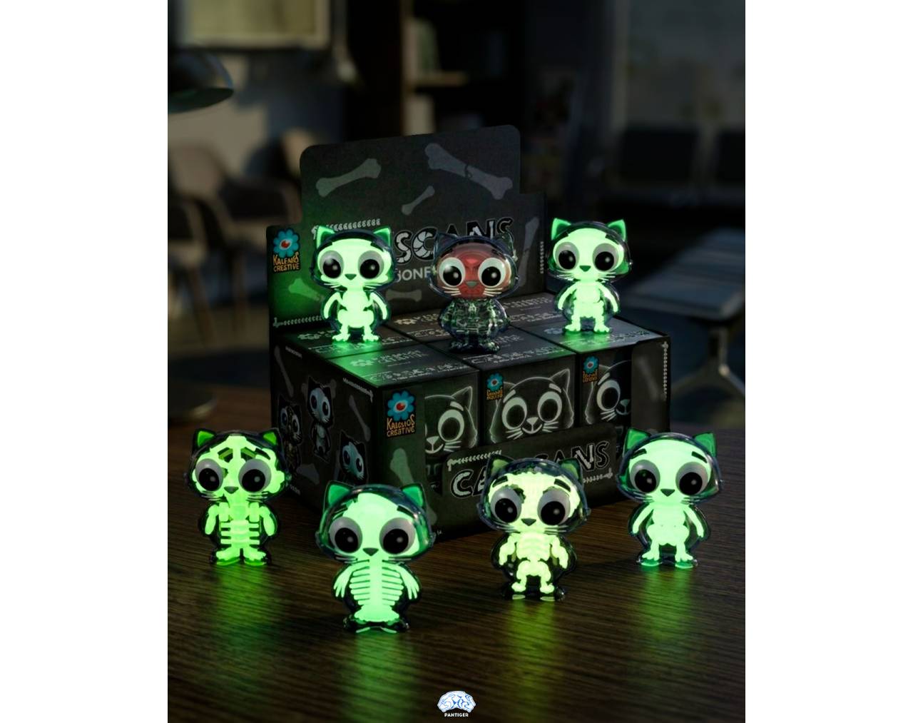 Catscan Bare Bones Glows in the Dark (Cajita sorpresa) - Kaleidos Creative Blind Box Collective Figure