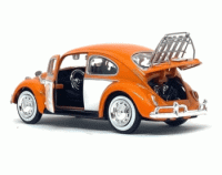 Volkswagen Beetle with Rear Luggage Rack (1966) Escala 1:24 - Die-Cast MotorMax