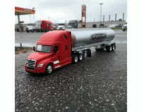 Tank Trailer Freightliner (Red) - Trailer Escala 1:32 - Transporter Die-Cast Welly